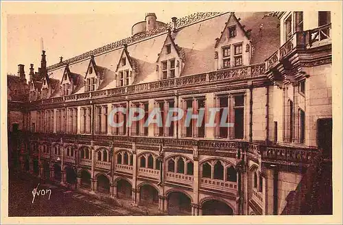 Ansichtskarte AK Chateau de Pierrefonds Oise Colonnade de la Cour d'Honneur