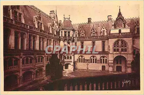 Ansichtskarte AK Chateau de Pierrefonds Oise La Cour d'Honneur