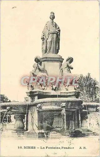 Cartes postales Nimes La Fontaine Pradier