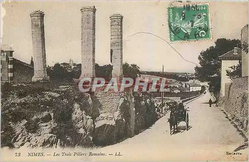 Cartes postales Nimes Les Trois Piliers Romains