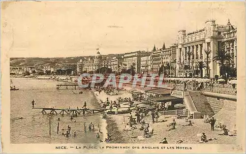 Cartes postales Nice La Plage La Promenade des Anglais et les Hotels