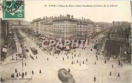 Cartes postales Lyon Place du Pont Cours Gambetta et Cours de la Liberte Tramway