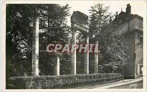 Ansichtskarte AK Besancon Doubs Square Castan ruines du Theatre Romain