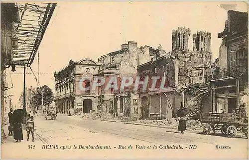 Ansichtskarte AK Reims apres le Bombardement Rue de Vesle et la Cathedrale Militaria