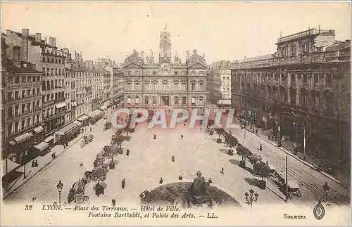 Cartes postales Lyon Place des Terreaux Hotel de Ville