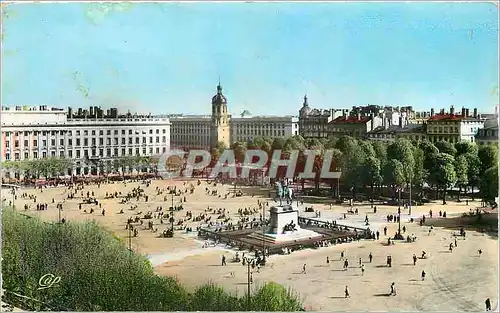 Cartes postales moderne Lyon Place Bellecour