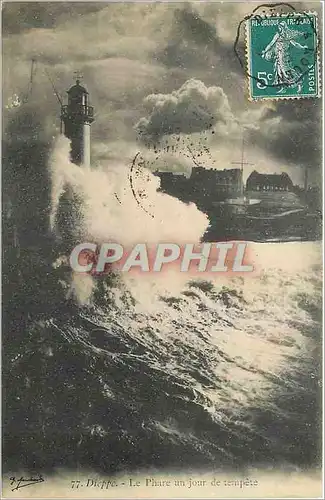 Cartes postales Dieppe Le Phare un jour de tempete Phare