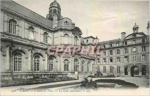 Cartes postales Caen L'Hotel de Ville La Cour interieure