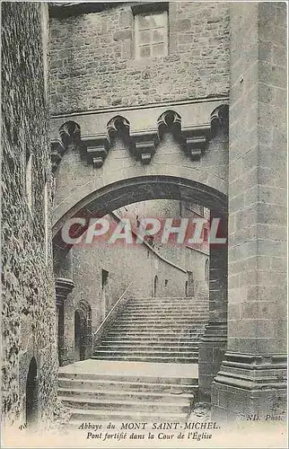 Cartes postales Abbaye du Mont Saint Michel Pont fortifee dans la Cour de l'Eglise