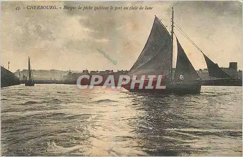 Cartes postales Cherbourg Burque de peche quittant le port au clair de lune Bateau