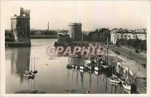 Cartes postales La Rochelle Le Port a basse Mer Bateaux
