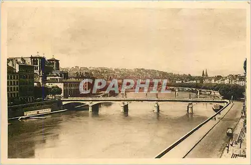 Ansichtskarte AK Lyon Rhone La Saone Le Pont Tilsitt et la Colline de la Croix Rousse