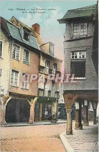 Ansichtskarte AK Dinan Les Maisons a porches de la rue de l'Apport