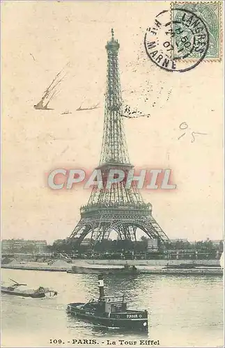 Cartes postales Paris La Tour Eiffel Bateau