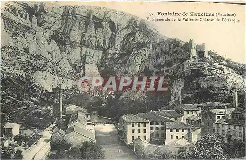 Cartes postales Fontaine de Vaucluse Vue generale de la Vallee et Chateau de Petrarque