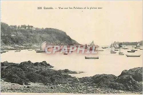 Cartes postales Cancale Vue sur les Falaises et la pleine mer Bateaux