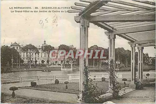 Ansichtskarte AK Bagnoles de l'Orne Le Grand Hotel vu des Jardins du Casino du Lac