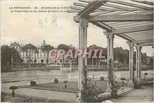Cartes postales Bagnoles de l'Orne Le Grand Hotel vu des Jardins du Casino du Lac