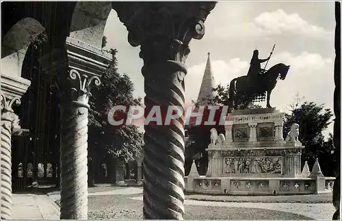 Cartes postales moderne Budapest Halaszbastya a Szent Istvan szoborral