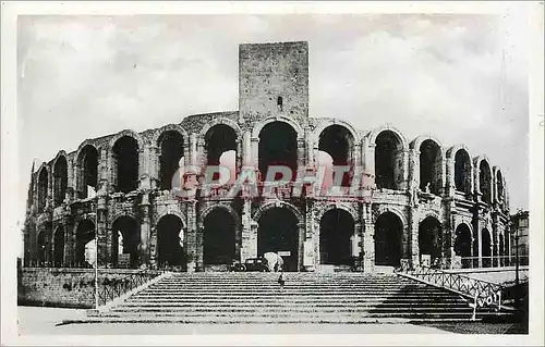 Cartes postales Arles B du R Les Arenes