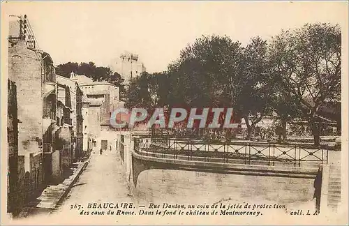 Cartes postales Beaucaire Rue Danton un coin de la jetee de protection des aux du Rhone