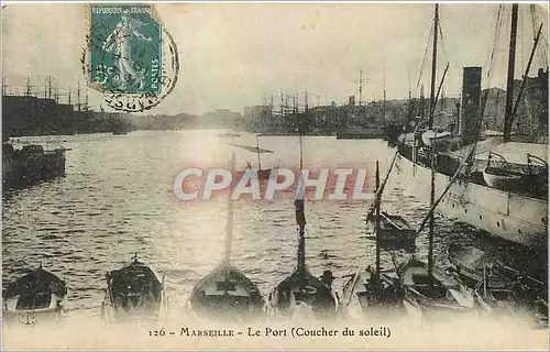 Ansichtskarte AK Marseille Le Port Coucher du soleil Bateaux