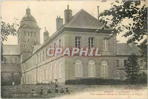 Cartes postales Lessay Le Chateau Tres ancienne Abbaye de Benedictins et l'Eglise