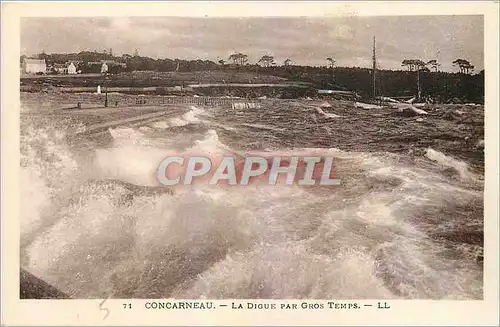 Cartes postales Concarneau La Digue par gros Temps