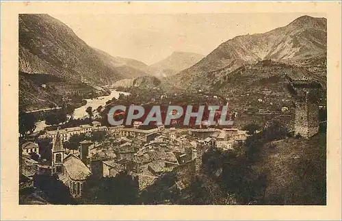 Cartes postales Castellane Station Estivale Vue generale et la Vieille Tour