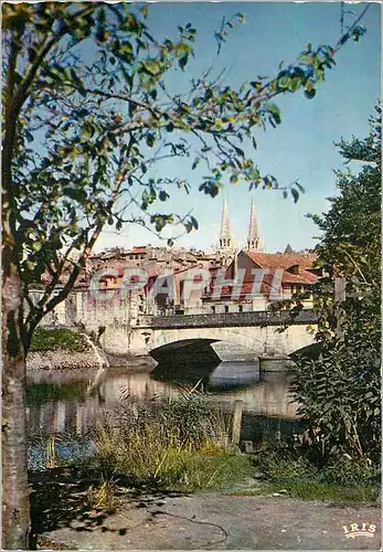 Cartes postales moderne Bayonne La Nive Le Pont du Genie au fond la Cathedrale