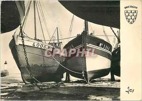 Cartes postales moderne Bretagne Ne glever nemed ou grilled Bateaux Phare