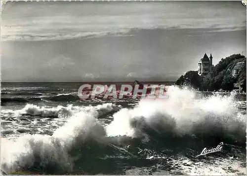 Cartes postales moderne Biarritz Vague d'quinoxe a la Cote des Basques