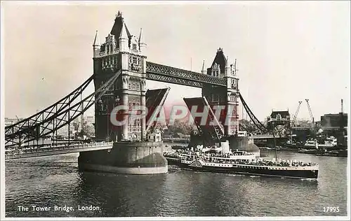 Cartes postales moderne The Tower Bridge London Bateau