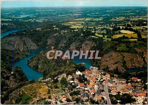 Cartes postales moderne Vallee de la Creuse Vues du ciel Crozant et les ruines du Chateau