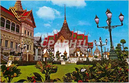 Cartes postales moderne The Royal grand Palace Chakri and Dusit Maha Prasadh Throne Halls Bangkok