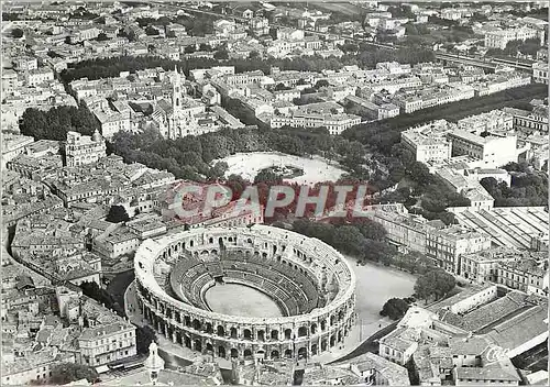 Cartes postales moderne Nimes Vue aerienne sur les Arenes et la ville