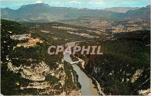 Cartes postales moderne Yenne (Savoie) La porte de Savoie defile du Rhone et Pont de la Balme