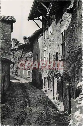 Cartes postales moderne Cite de Perouges (Ain) La rue des Rondes Grenier a sel et Vieilles cheminees Perougiennes