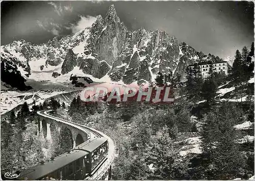 Cartes postales moderne Chamonix Mont Blanc (Hte Savoie) La Mer de Glace (alt 1913m) le Dru et L'Hotel Train