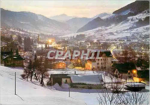 Moderne Karte La Capitale du Ski Megeve (Haute Savoie) vue generale sur la Station au Crepuscule