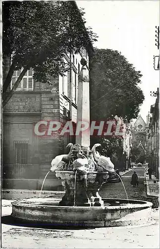 Cartes postales moderne Aix en provence La Fontaine des Quatre Dauphins et l'Eglise St Jean de Malte