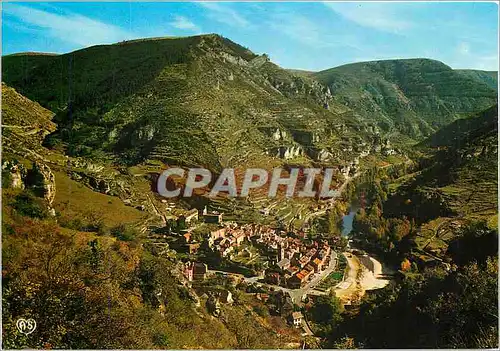 Cartes postales moderne En Parcourant les Gorges du Tarn Ste Enimie vue generale