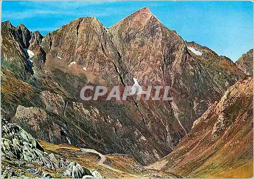 Cartes postales Hauts Sommets Pyreneens Pic du Montvalier alt 2839 m Face est la plus verticale au centre chemin