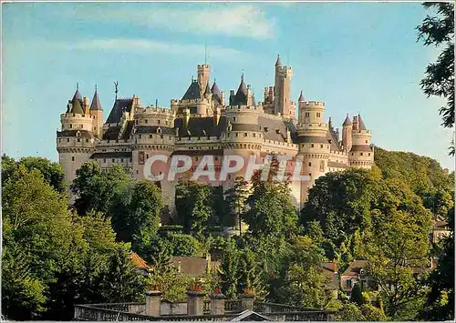 Ansichtskarte AK Pierrefonds (Oise) Le chateau l'angle nord au centre la tour Godefroy