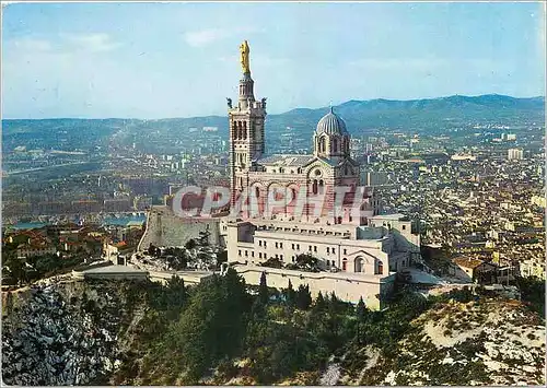 Ansichtskarte AK Sur la routes du Ciel Marseille (Bouches du Rhone) Vue aerienne de la Basilique de Notre Dame de
