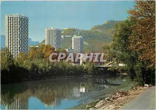 Cartes postales moderne Grenoble (Isere) et les trois tour Anger Pivot et Junllon