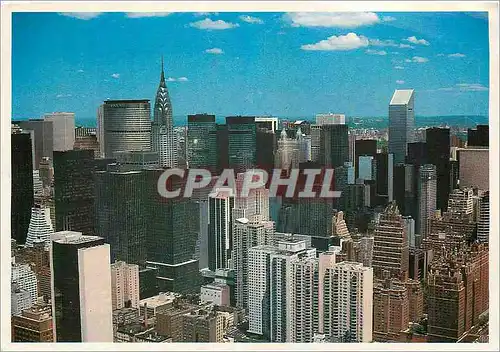 Cartes postales moderne New York City The Busting Cneter of Manhattan is the heart of this great