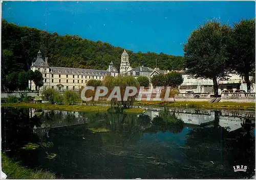Cartes postales moderne Vallee de la Dronne Brantome (Dordogne) L'abbaye et le clocher du XOe s