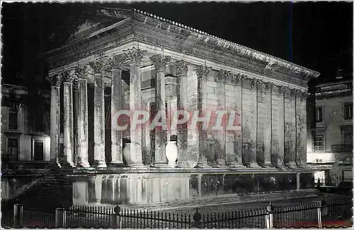 Moderne Karte Nimes (Gard) La Maison Carre effet de nuit