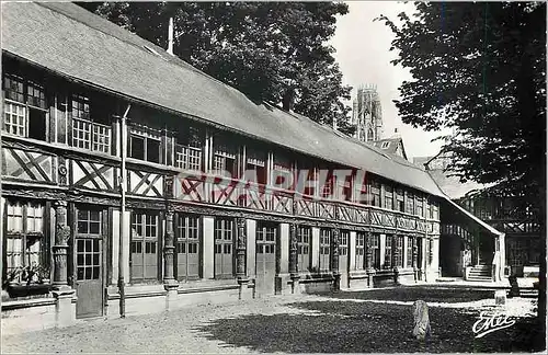 Cartes postales moderne Rouen Cloitre St Maclou Actuellement ecole des Beaux Arts